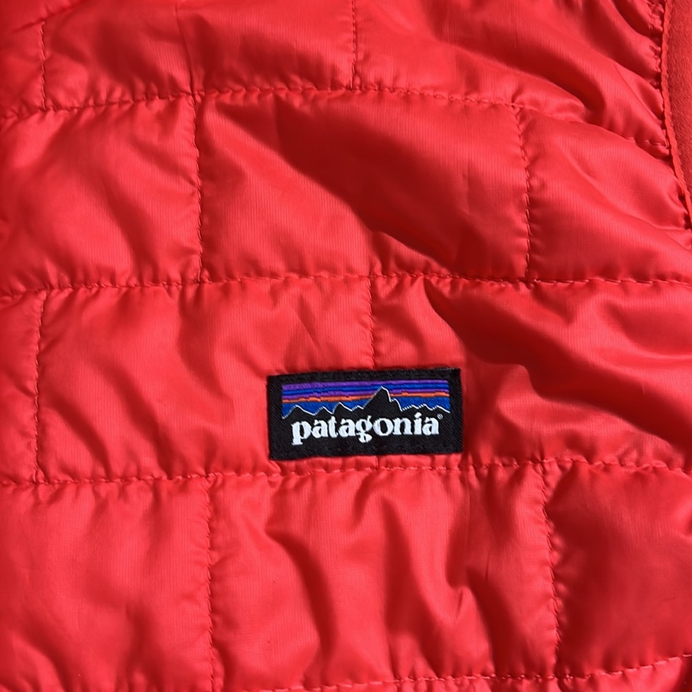 Women’s Patagonia Nano puff Primaloft vest, coral/red color, large - Picture 2 of 7
